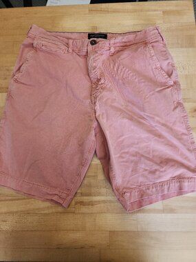 American Eagle mens chino shorts. Salmon color